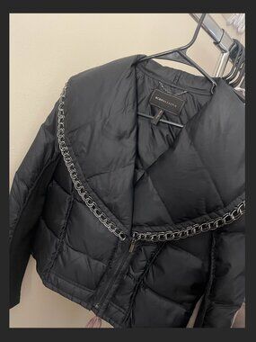 BCBGMAXAZRIA- Puffer jacket w/ chain detailing on the collar